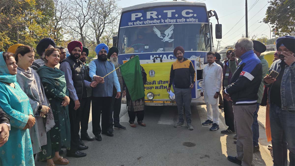 ਮੁੱਖ ਮੰਤਰੀ ਤੀਰਥ ਯਾਤਰਾ ਯੋਜਨਾ ਤਹਿਤ ਮੁਹਾਲੀ ਹਲਕੇ ਤੋਂ 6ਵੀਂ ਬੱਸ ਨੂੰ ਕੌਂਸਲਰ ਸਰਬਜੀਤ ਸਿੰਘ ਸਮਾਣਾ ਨੇ ਵਿਖਾਈ ਝੰਡੀ